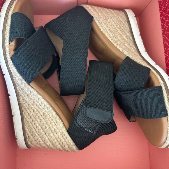 Espadrille Wedge Sandal, black. Sz 8 medium. Gently used. - Picture 4 of 4